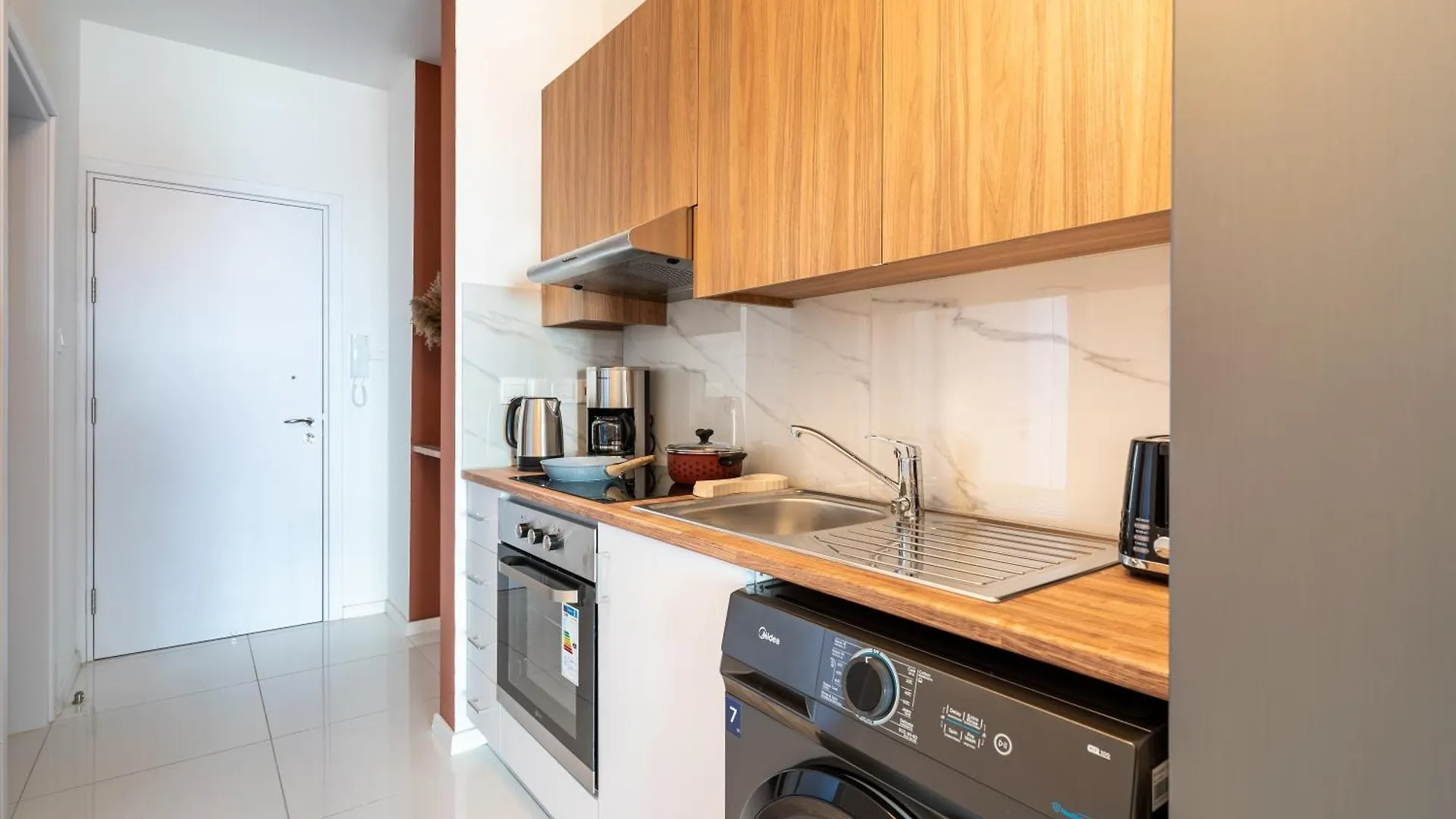 Arion 1-Bedroom Apartment In Larnaca