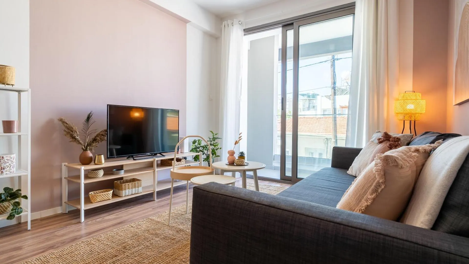 Arion 1-Bedroom Apartment In Larnaca